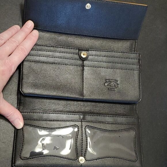 Stealth Mode black and tanish brown leather wallet - Picture 7 of 12